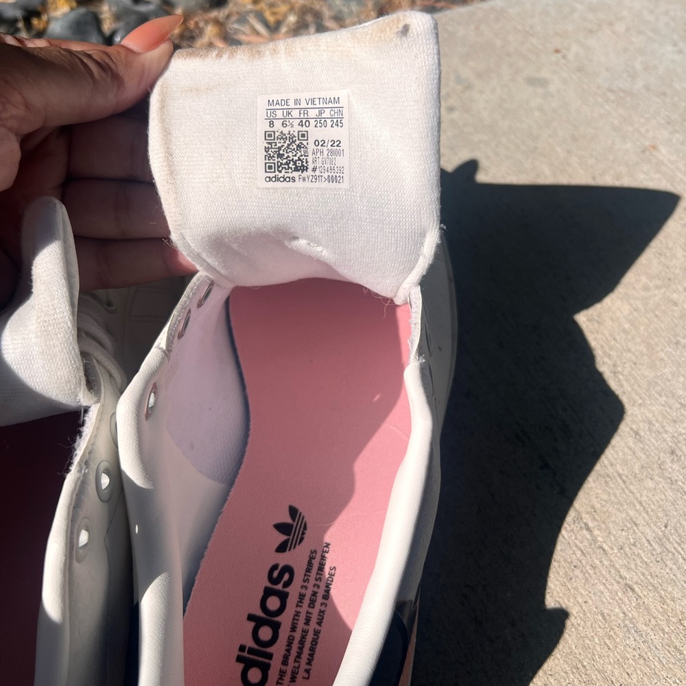 Adidas Stan Smith- White, Navy, Pink and Orange (Rare
Pattern) - Picture 5 of 7